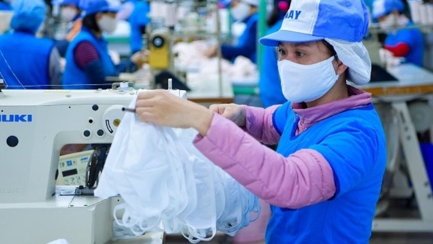 Xuất khẩu ngày 18-21/5: Ô tô nhập từ Trung Quốc tiếp tục tăng mạnh; đồ nội thất Việt sang Mỹ có lợi thế hơn nước khác