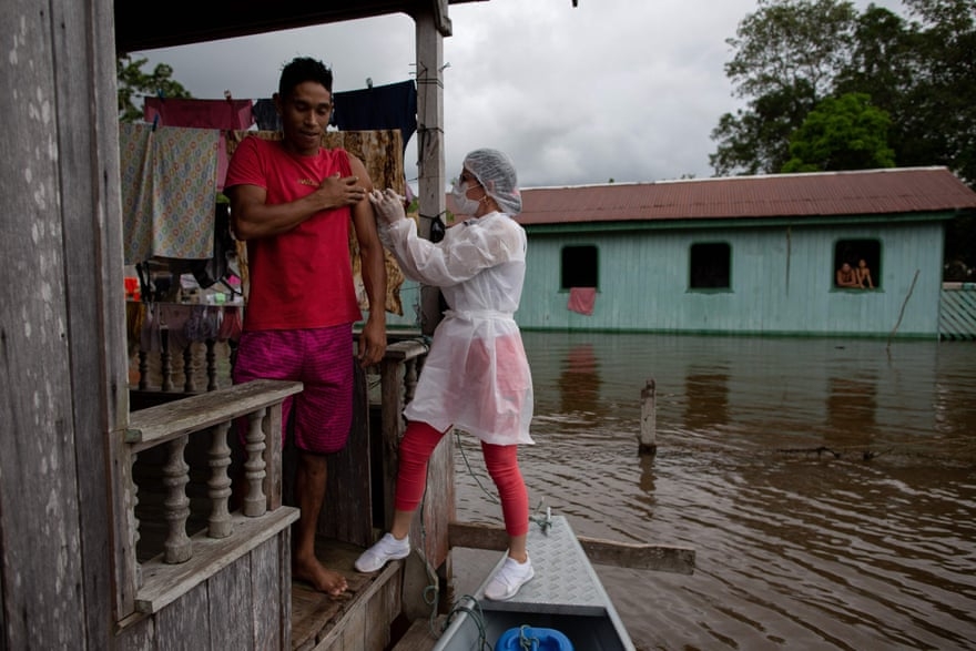 Ảnh ấn tượng tuần 17-23/5: Nước mắt ở Dải Gaza, Tổng thống Mỹ Joe Biden lái xe bán tải và niềm xót thương Covid-19