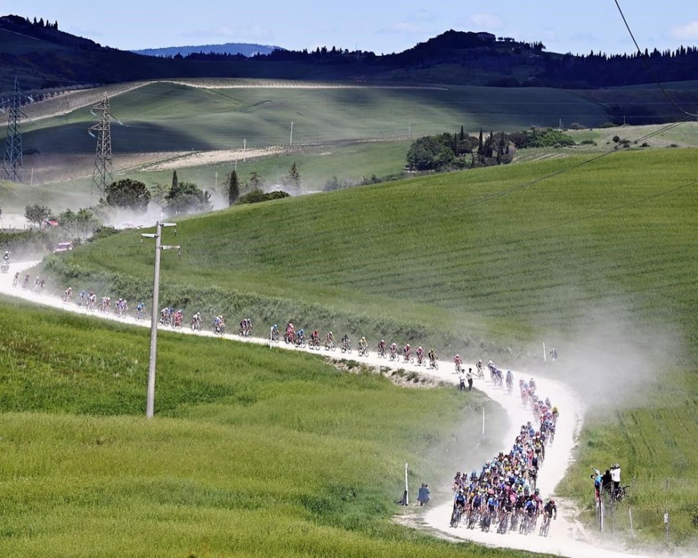 Ảnh ấn tượng tuần 17-23/5: Nước mắt ở Dải Gaza, Tổng thống Mỹ Joe Biden lái xe bán tải và niềm xót thương Covid-19