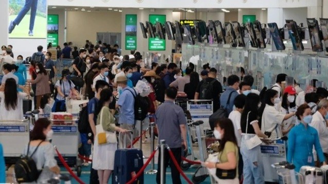 Ngày cuối kỳ nghỉ lễ 30/4-1/5, các sân bay lại ‘căng mình’ đón khách, khuyến cáo khung giờ cao điểm