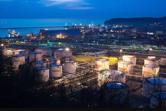 Ngân khố Nga vẫn ‘rủng rỉnh’ nhờ dầu mỏ, EU cấm vận, Nga bán hàng cho ai? (Nguồn: Bloomberg)