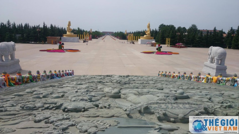 chiem nguong phap mon ngoi chua lon bac nhat trung quoc