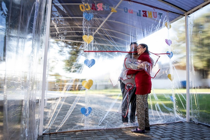 anh an tuong tuan 15 216 bieu tinh o my day song covid 19 can quet my latinh va trieu tien noi gian