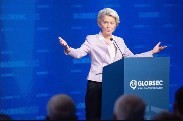 EU trấn an Ukraine bằng những 'lời có cánh', thậm chí còn hành động ngay