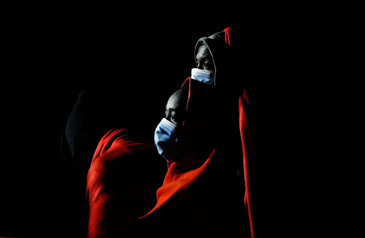 Ảnh ấn tượng tuần (30/5-5/6): Xung đột Nga-Ukraine, nụ hôn đoàn tụ ở Kharkov, Warsaw-Kiev hợp tác sản xuất vũ khí, không có đường tắt để gia nhập EU