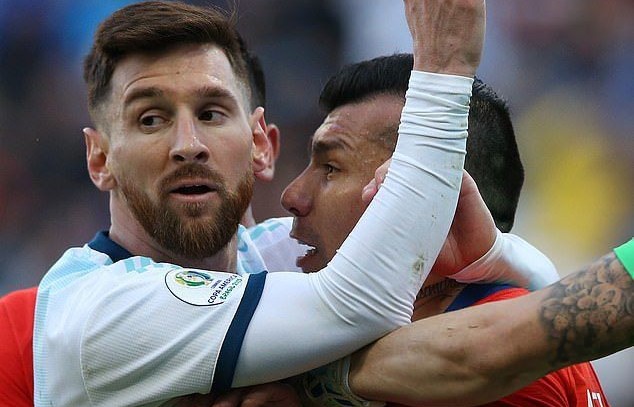 Messi từ chối nhận giải và tuyên bố sốc về Copa America 2019