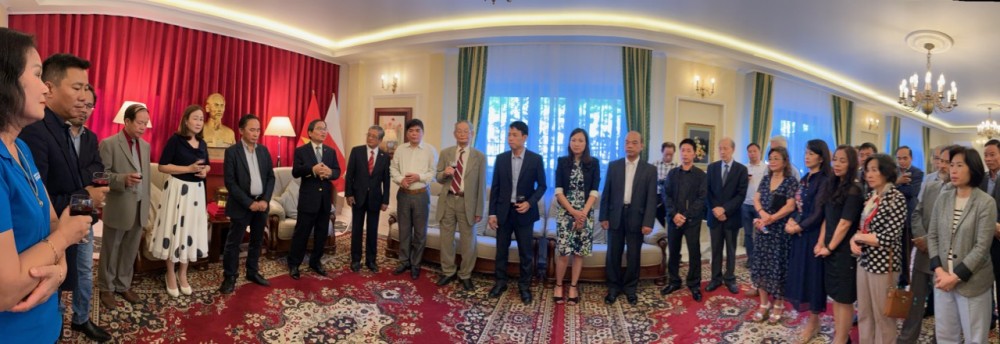 Đại sứ quán gặp gỡ Ban Chấp hành mới Hội người Việt Nam tại Ba Lan dai su quan gap go ban chap hanh moi hoi nguoi viet nam tai ba lan