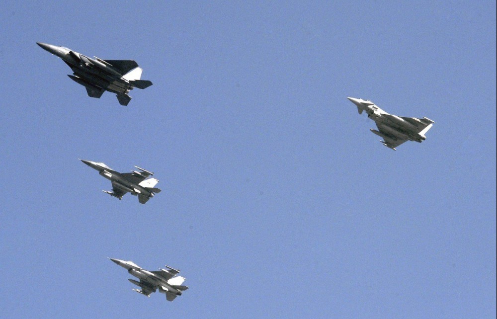 Mỹ khẳng định cam kết phòng thủ 'sắt đá' với Hàn, Nhật trong các vụ va chạm với máy bay Nga, Trung