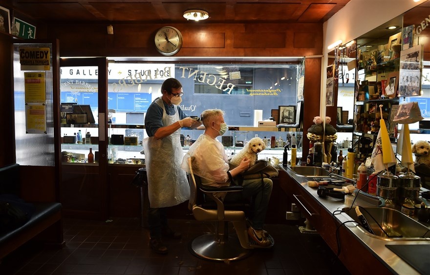 anh an tuong tuan 296 57 noi lo vo dap tam hiep ong trump lam dang voi gay bong chay va covid 19 can quet the gioi