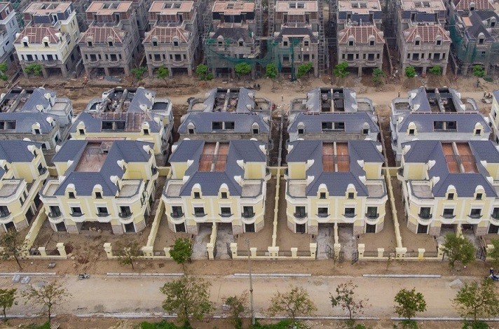 Bất động sản mới nhất: Thị trường Hà Nội yếu, nhà liền kề phía Tây tăng giá đột biến; địa ốc Vân Đồn ‘cất cánh’ Bất động sản mới nhất: Thị trường Hà Nội yếu, nhà liền kề phía Tây tăng giá đột biến; địa ốc Vân Đồn ‘cất cánh’