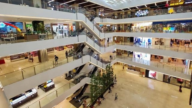 Bất động sản mới nhất: Giá biệt thự tại Hà Nội gây sốc; mặt bằng bán lẻ TP. Hồ Chí Minh ế ẩm, điều cần biết về tiền đền bù thu hồi đất