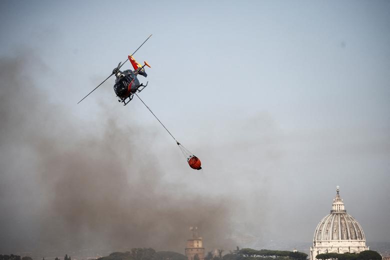 Ảnh ấn tượng tuần (4-10/7): Ông Putin nói về thắng thua Nga-NATO, pháo kích ở Ukraine, cựu Thủ tướng Abe bị ám sát, Mỹ-Trung tôn trọng lẫn nhau