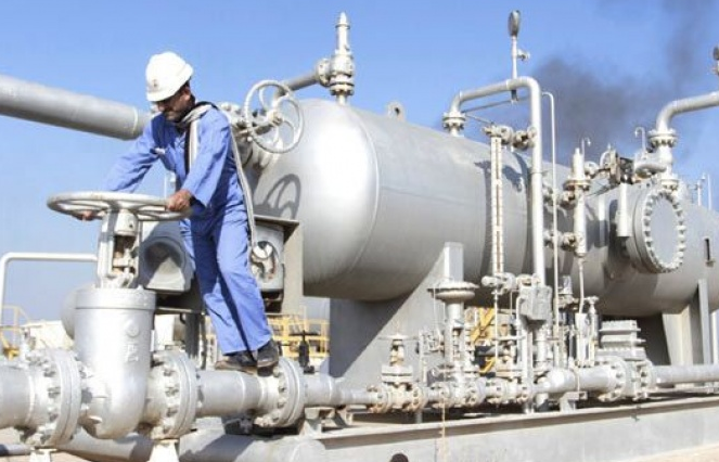 Giá dầu châu Á dao động gần mức cao của chín tuần