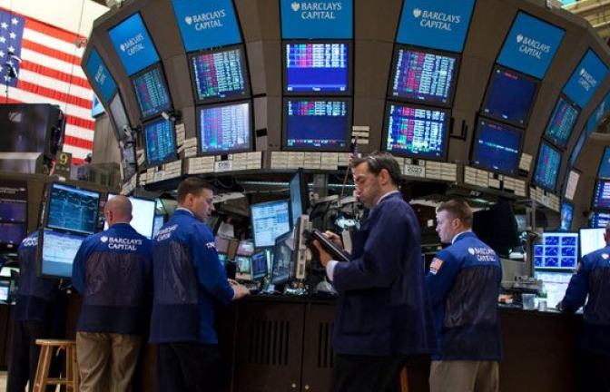 Thị trường chứng khoán Âu - Mỹ giao dịch "tẻ nhạt"