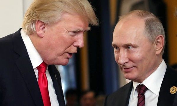 Tổng thống Mỹ Donald Trump và Tổng thống Nga Vladimir Putin. (Nguồn: EPA) 2954-trump-putin-vcqz