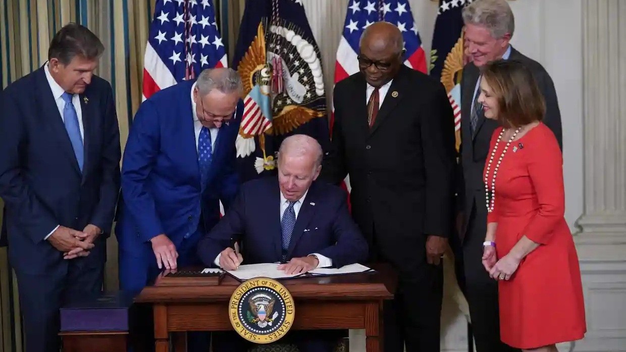 Mỹ ban hành đạo luật áp mức thuế tối thiểu 15% với công ty có doanh thu hơn 1 tỷ USD/năm