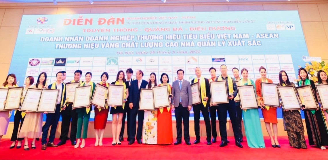 CEO Nguyễn Thu Hồng, Chủ tịch Tập đoàn F.O.G: Nữ doanh nhân tiêu biểu Việt Nam-ASEAN CEO Nguyễn Thu Hồng, Chủ tịch Tập đoàn F.O.G: Nữ doanh nhân tiêu biểu Việt Nam-ASEAN