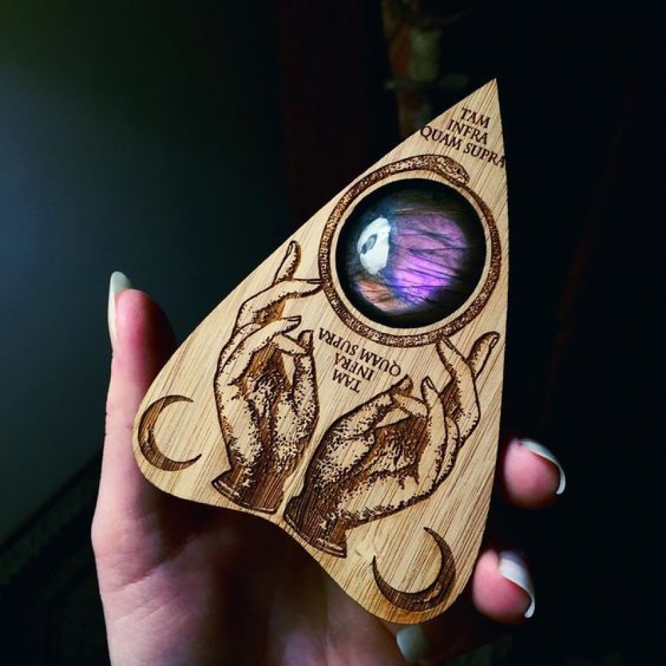 “Lạnh sống lưng” với những bàn cầu cơ kỳ bí trên màn ảnh