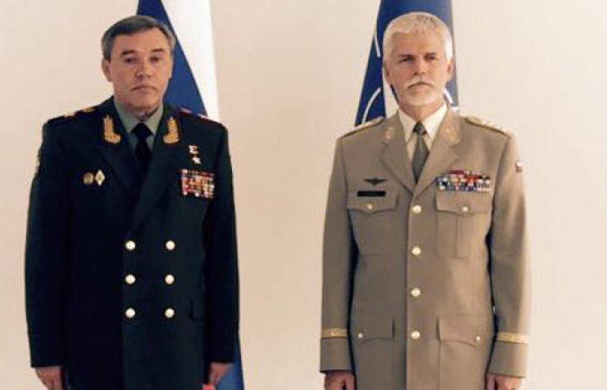 Nga và NATO nhất trí tiếp tục đối thoại