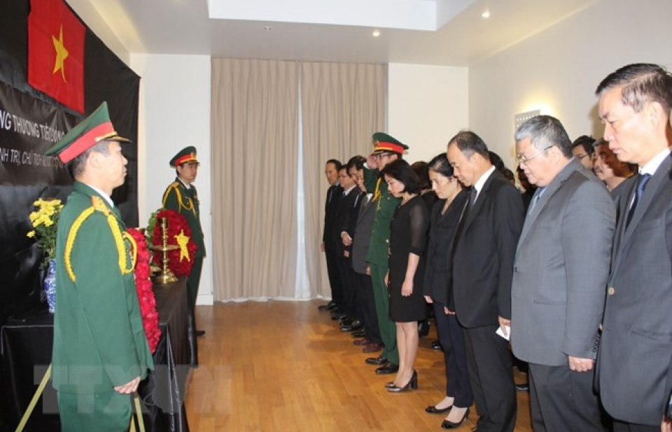 Lễ viếng và mở sổ tang Chủ tịch nước Trần Đại Quang tại Pháp, Ukraine và Italy