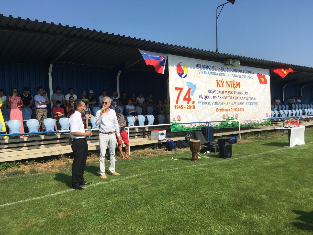 cong dong nguoi viet tai slovakia ky niem quoc khanh 29