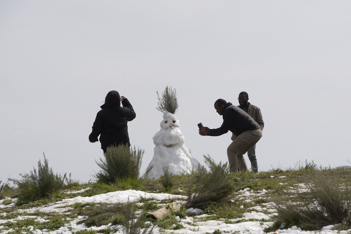 Ảnh ấn tượng tuần 30/8-5/9: Nga khoe ‘xe tăng bay’ Su-25, hình ảnh lịch sử của quân đội Mỹ tại Afghanistan và trẻ em Triều Tiên diễn kịch