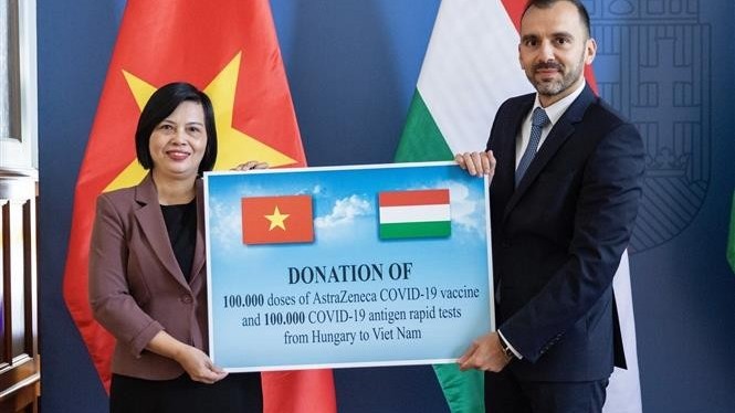 Hungary trao tặng Việt Nam vaccine Covid-19 và vật tư y tế