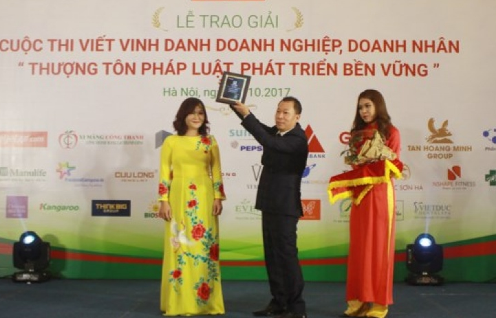 Doanh nhân thượng tôn pháp luật, phát triển bền vững