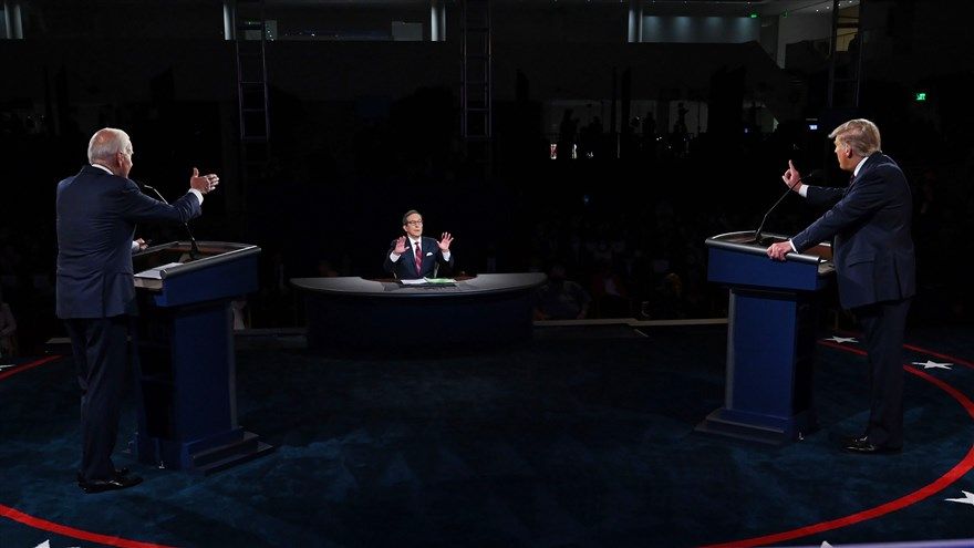 Ảnh ấn tượng tuần (28/9-4/10): 'Nảy lửa' bầu cử Mỹ, ông Trump nhiễm Covid-19 và đụng độ Armenia-Azeibaijan ác liệt