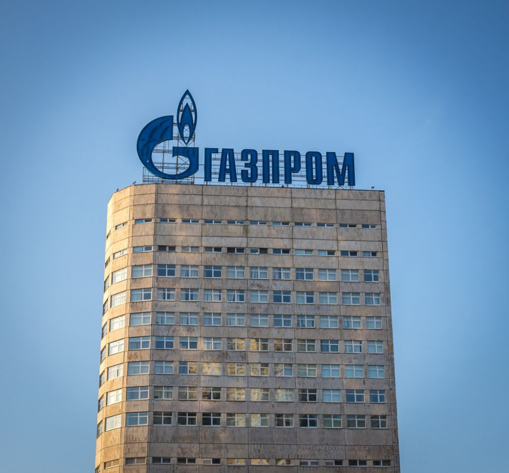 Cơ quan giám sát chống độc quyền của Ba Lan UOKiK hôm 7/10 thông báo đã phạt Gazprom khoảng 7,6 tỷ USD trong vụ “Dòng chảy phương Bắc 2”. (Nguồn: Energy Post) Ukraine: Nga sử dụng khí đốt như vũ khí