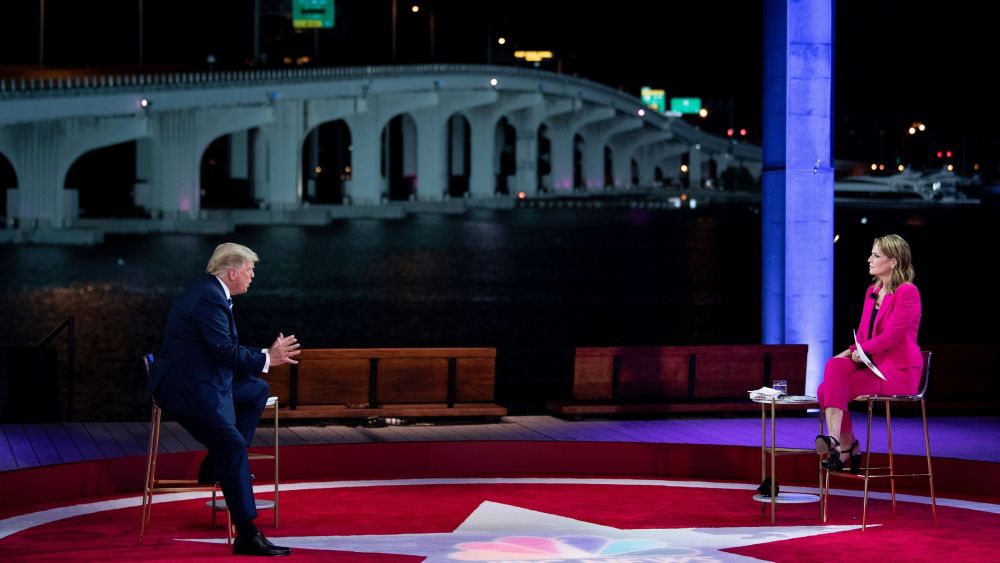 Ảnh ấn tượng tuần (12-18/10): Ngoạn mục giải cứu thủy thủ ở cảng Cửa Việt, khốc liệt xung đột Armenia-Azeibaijan và sôi sục bầu cử Mỹ Ảnh ấn tượng tuần (12-18/10): Ngoạn mục giải cứu thủy thủ ở cảng Cửa Việt; khốc liệt xung đột Armenia-Azerbaijan; sôi sục bầu cử Mỹ