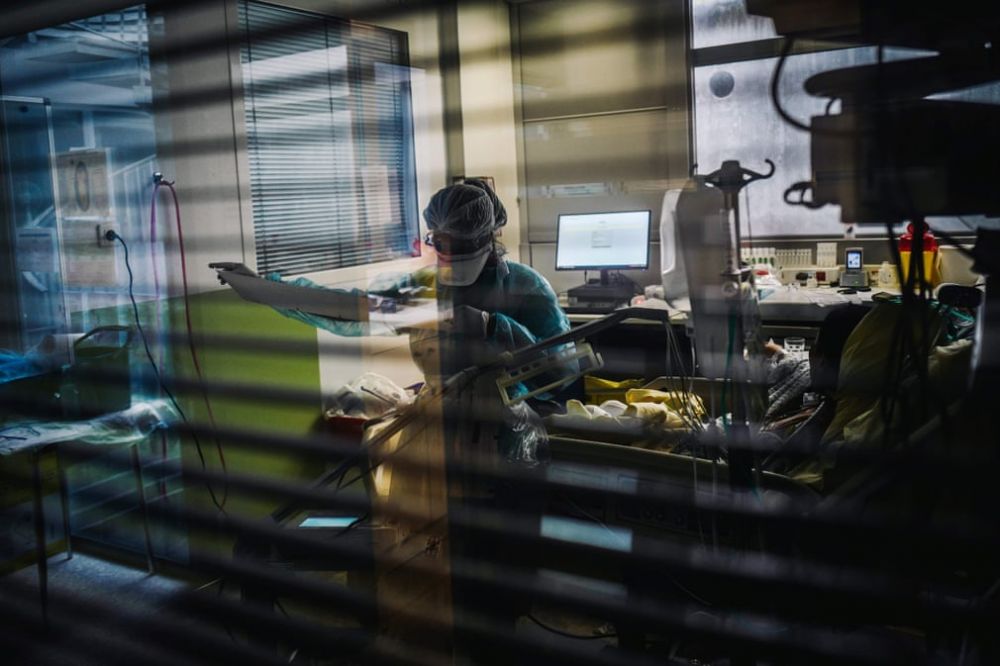 Ảnh ấn tượng tuần (12-18/10): Ngoạn mục giải cứu thủy thủ ở cảng Cửa Việt, khốc liệt xung đột Armenia-Azeibaijan và sôi sục bầu cử Mỹ Ảnh ấn tượng tuần (12-18/10): Ngoạn mục giải cứu thủy thủ ở cảng Cửa Việt; khốc liệt xung đột Armenia-Azerbaijan; sôi sục bầu cử Mỹ