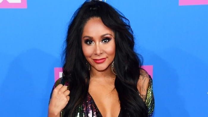 Khi người nổi tiếng nói đã từng 'giao tiếp bằng mắt' với người ngoài hành tinh và bắt gặp UFO