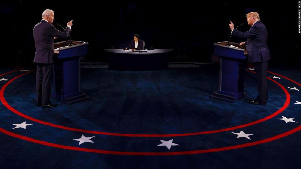 Ảnh ấn tượng tuần (19-25/10): Điều chưa từng có tiền lệ ở bầu cử Mỹ, lũ lụt miền Trung và nỗi đau xung đột Armenia-Azerbaijan Ảnh ấn tượng tuần (19-25/10): Điều chưa từng có tiền lệ ở bầu cử Mỹ, lũ lụt miền Trung và nỗi đau xung đột Armenia-Azerbaijan