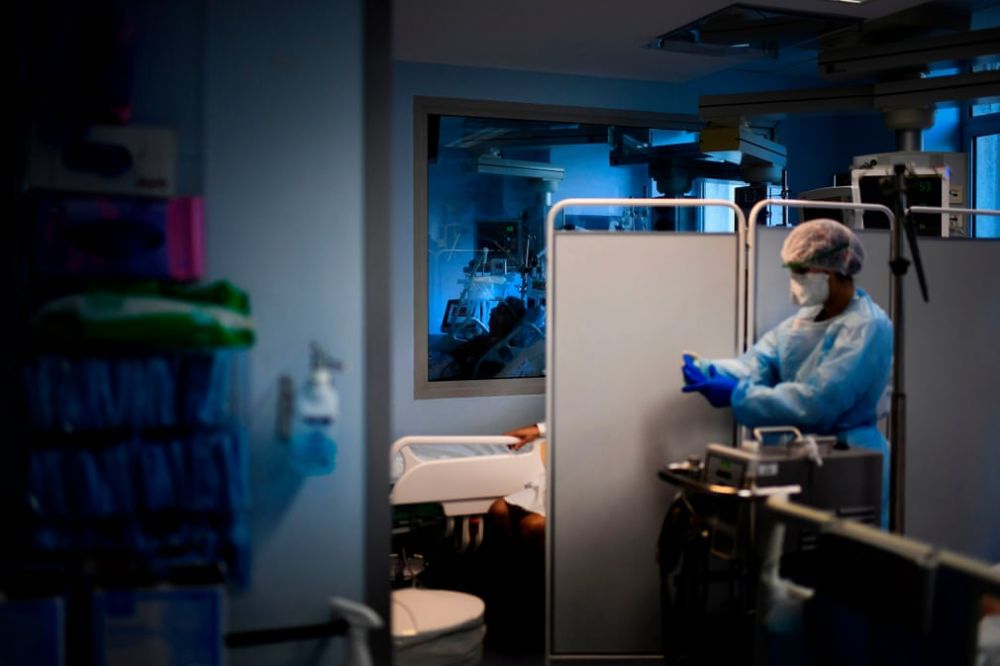 Ảnh ấn tượng tuần (19-25/10): Điều chưa từng có tiền lệ ở bầu cử Mỹ, lũ lụt miền Trung và nỗi đau xung đột Armenia-Azerbaijan Ảnh ấn tượng tuần (19-25/10): Điều chưa từng có tiền lệ ở bầu cử Mỹ, lũ lụt miền Trung và nỗi đau xung đột Armenia-Azerbaijan