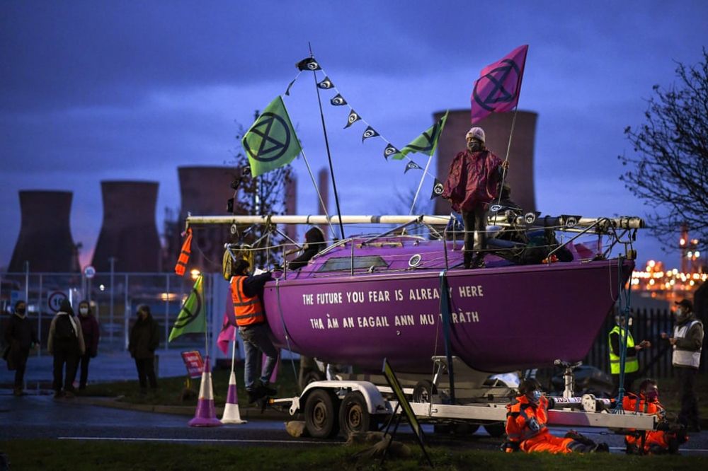 Ảnh ấn tượng tuần (19-25/10): Điều chưa từng có tiền lệ ở bầu cử Mỹ, lũ lụt miền Trung và nỗi đau xung đột Armenia-Azerbaijan anh an tuong tuan 19 2510 dieu chua tung co tien le o bau cu my lu lut mien trung va noi dau xung dot armenia azerbaijan