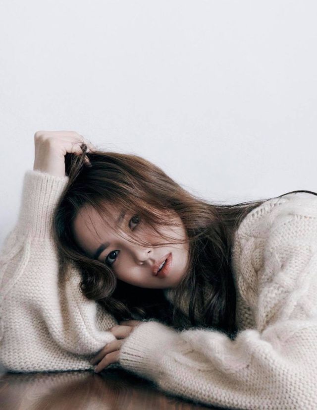 Truyền thông bất ngờ ‘đào bới’ vụ ly hôn, Song Hye Kyo vẫn gây bão với bộ ảnh quyến rũ ngọt ngào Truyền thông bất ngờ ‘đào bới’ vụ ly hôn, Song Hye Kyo vẫn gây bão với bộ ảnh ngọt ngào quyến rũ