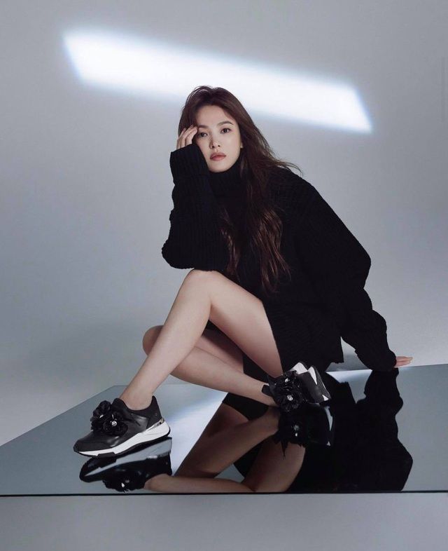 undefined Truyền thông bất ngờ ‘đào bới’ vụ ly hôn, Song Hye Kyo vẫn gây bão với bộ ảnh ngọt ngào quyến rũ