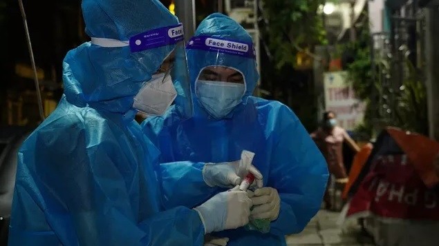 Tin Covid-19 sáng 6/10: Ca khỏi gấp gần 6 lần ca mắc mới, phân bổ gần 1 triệu liều vaccine Pfizer, ổ dịch ở Hà Nam vẫn nóng, cách ly hơn 51.000 người