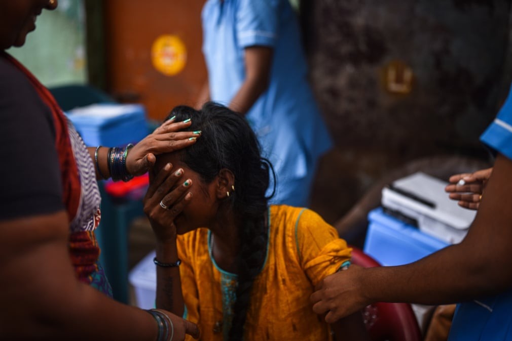 Ảnh ấn tượng tuần 3-10/10: Covid-19 tấn công trẻ em Mỹ, tình hình Afghanistan và Tổng thống Nga Putin làm gì trong ngày sinh nhật?