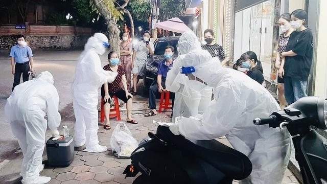 Covid-19 sáng 16/10: Số ca nặng giảm sâu, Hà Nội không kiểm soát người ra vào, ca cộng đồng ở Hà Nam vẫn cao, dịch phức tạp tại Thanh Hóa