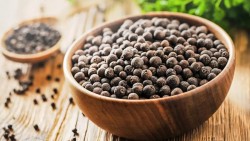 Giá tiêu hôm nay 23/11, tin vui từ thị trường xuất khẩu hơn tỷ dân, Việt Nam nhập tiêu của nước nào nhiều nhất?