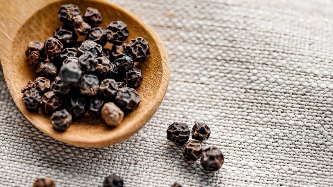 Giá tiêu hôm nay 25/1/2025: Thị trường phản ứng trái chiều, nhiều yếu tố thuận lợi cho hồ tiêu Việt Nam xuất khẩu