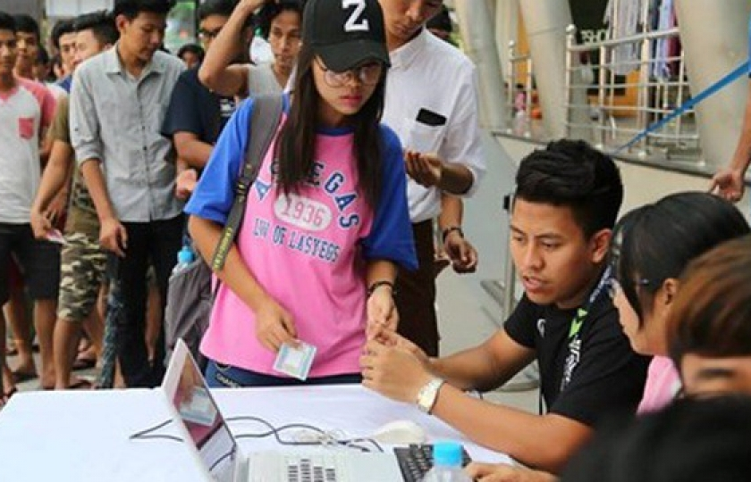 Giá vé xem trận Myanmar - Việt Nam chỉ bằng 1/4 tại Mỹ Đình