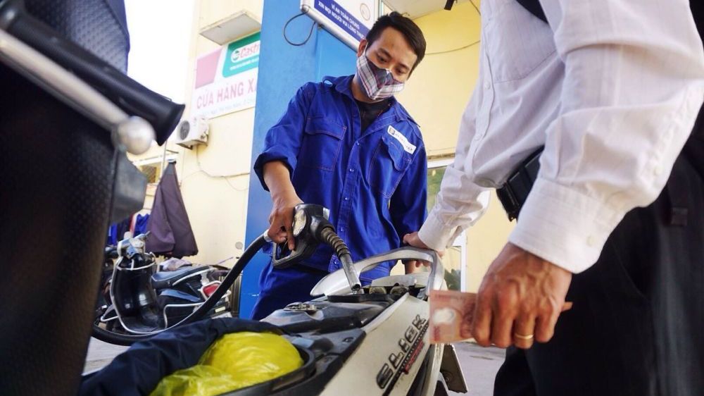 Giá xăng dầu tăng mạnh từ 15h30 hôm nay 26/11