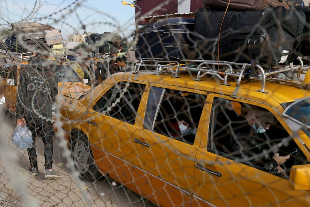 Ảnh ấn tượng tuần (23-29/11): Ông Trump thảnh thơi chơi golf, ông Biden bận rộn và đằng sau vụ ám sát nhà khoa học hạt nhân Iran