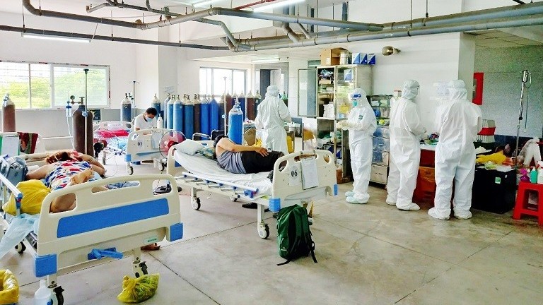 Covid-19 sáng 16/11: Gần 4.000 ca nặng, 3 xã ở Thanh Hóa bị phê bình, F1 tại Hà Nội được cách ly tại nhà, TPHCM đề xuất mở lại bệnh viện dã chiến