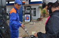 tu 15h ngay 411 gia xang tang nhe