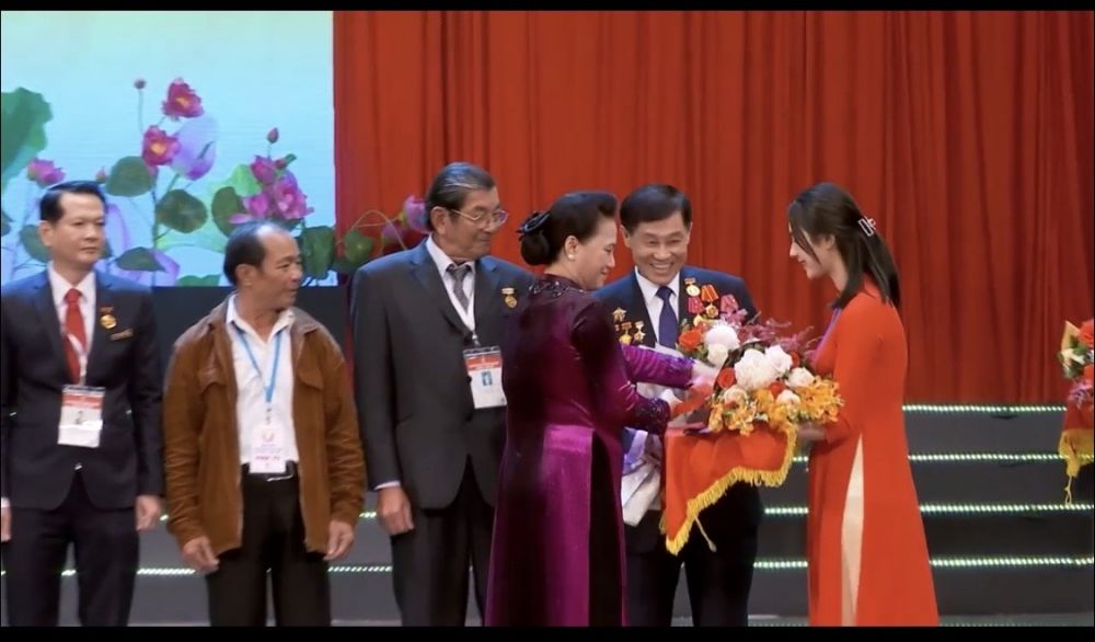 Doanh nhân Johnathan Hạnh Nguyễn đại diện kiều bào tham dự Đại hội Thi đua yêu nước toàn quốc lần X