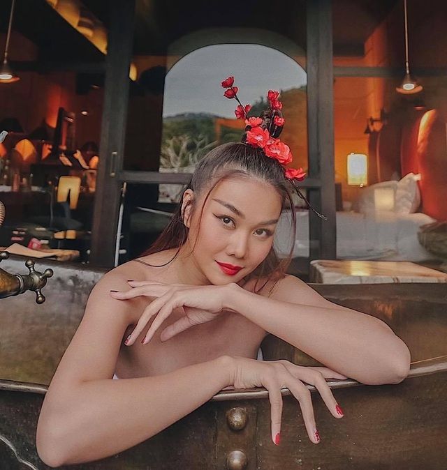 Người mới, người cũ của Hồ Ngọc Hà thi nhau khoe ảnh con yêu; nửa đùa nửa thật về quan hệ Noo Phước Thịnh-Mai Phương Thúy Người mới, người cũ của Hồ Ngọc Hà thi nhau khoe ảnh con yêu; nửa đùa nửa thật về quan hệ Noo Phước Thịnh-Mai Phương Thúy